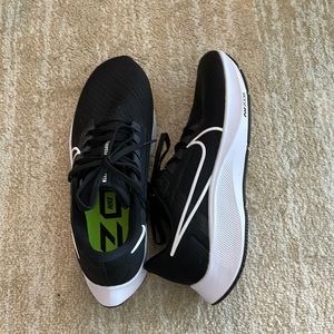 Size 10 Nike Air Zoom Pegasus 38. Perfect condition, never worn.